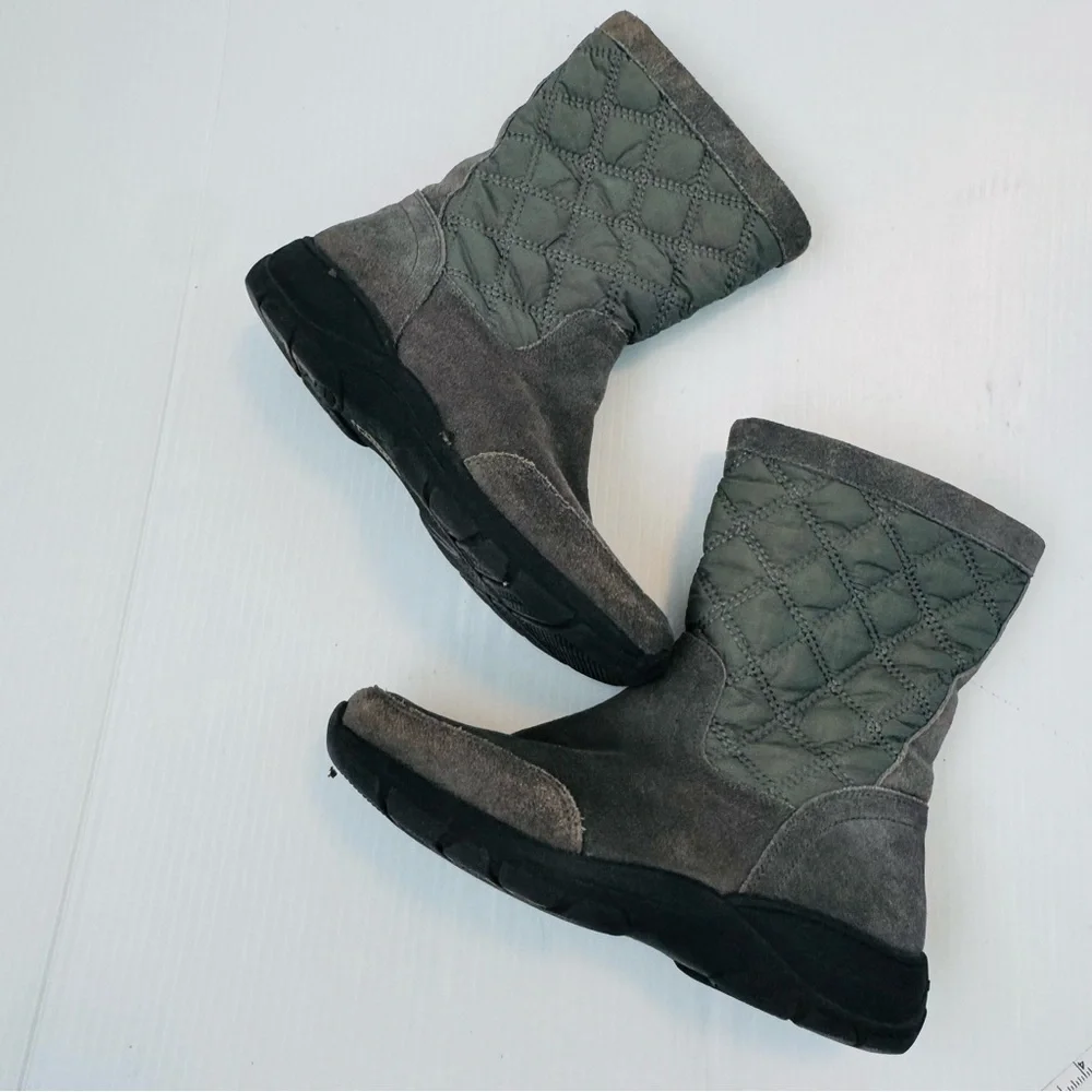 Lands End Boots green quilted and grey suede size 8.5 US